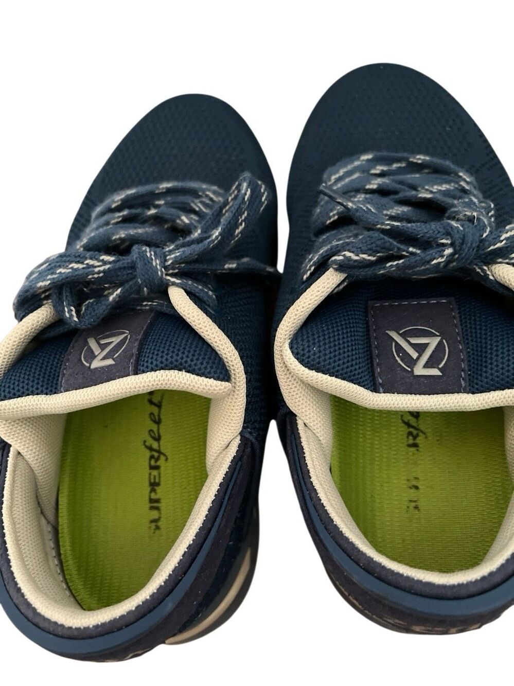 Zeba Women’s Sneakers comfort hands free Sz.8